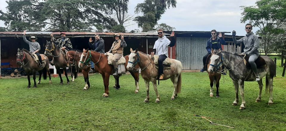 Farm Day with Horseback Riding & Traditional Lunch foto 3