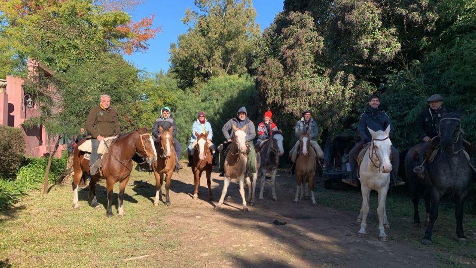 Farm Day with Horseback Riding & Traditional Lunch foto 12