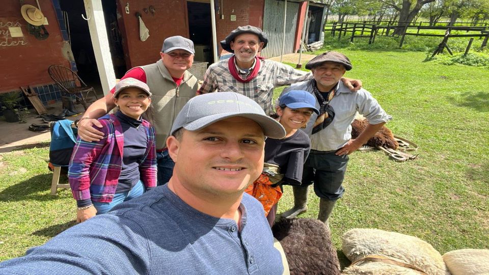 Farm Day with Horseback Riding & Traditional Lunch foto 5