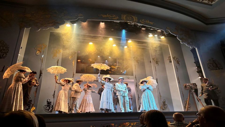 New Year`s Eve Party And Dinner Show At Café De Los Angelitos foto 3