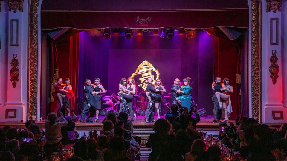 Piazzolla Tango Show with Dinner & Dance Lesson foto 1