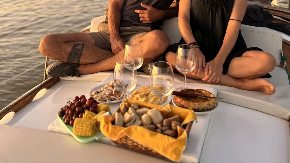 Tango on the River: Tigre Cruise with Lunch & Private Show foto 6