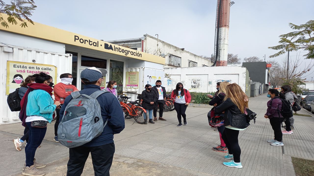 Tour En Bicicleta Migrantes Y Degustación De Comida Peruana (1)