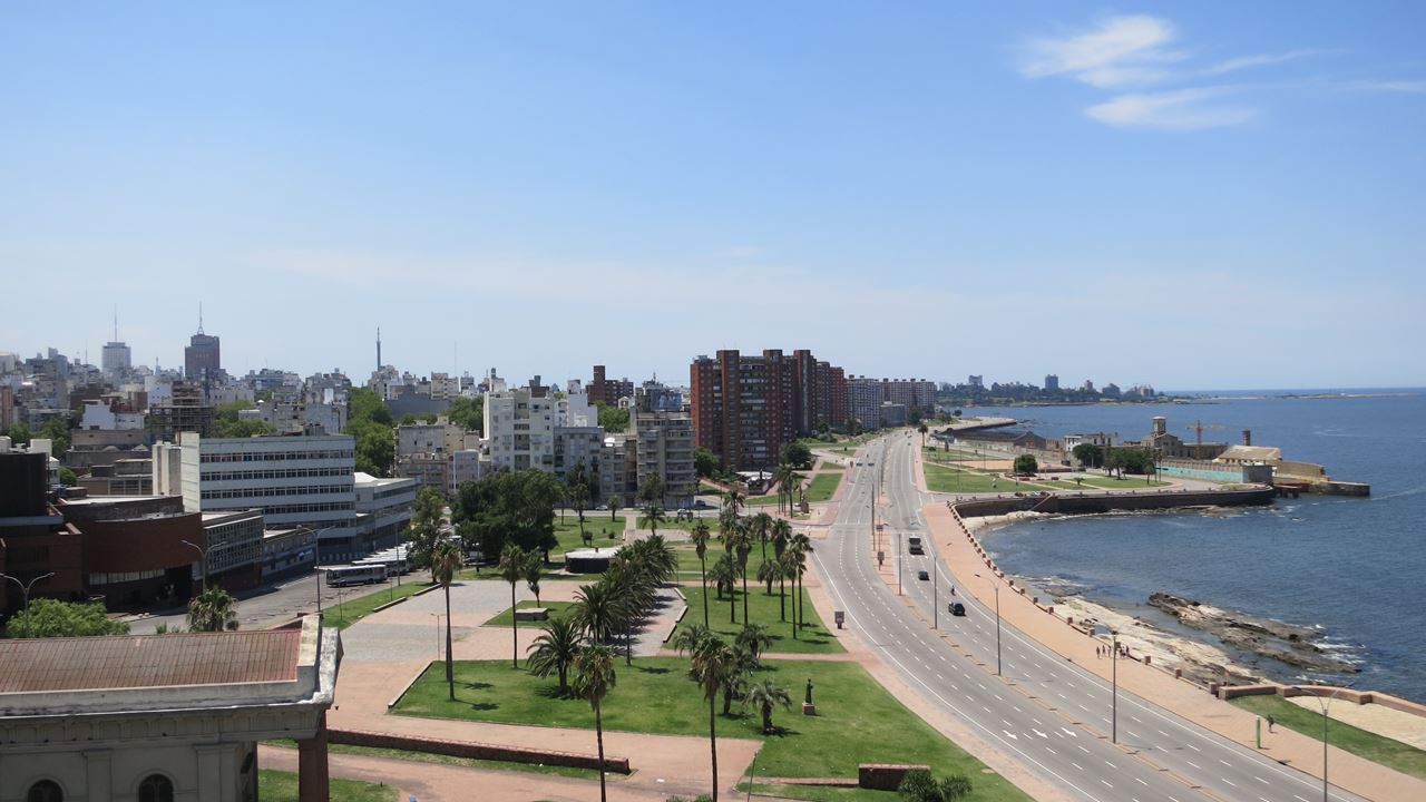 Un Día En Montevideo Desde Buenos Aires (2)