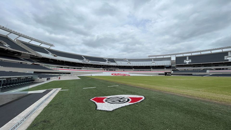 Boca e River: Visita a La Bombonera e Estádio Monumental foto 7